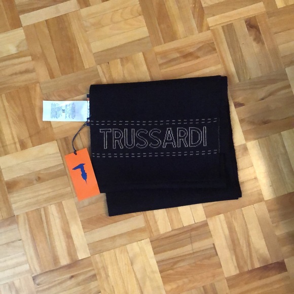 TRUSSARDI navy scarf with logo - Picture 7 of 7
